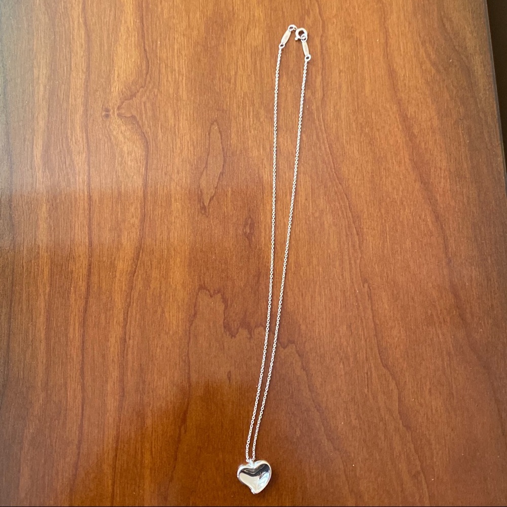 Elsa Peretti Carved Heart Necklace - Picture 4 of 4